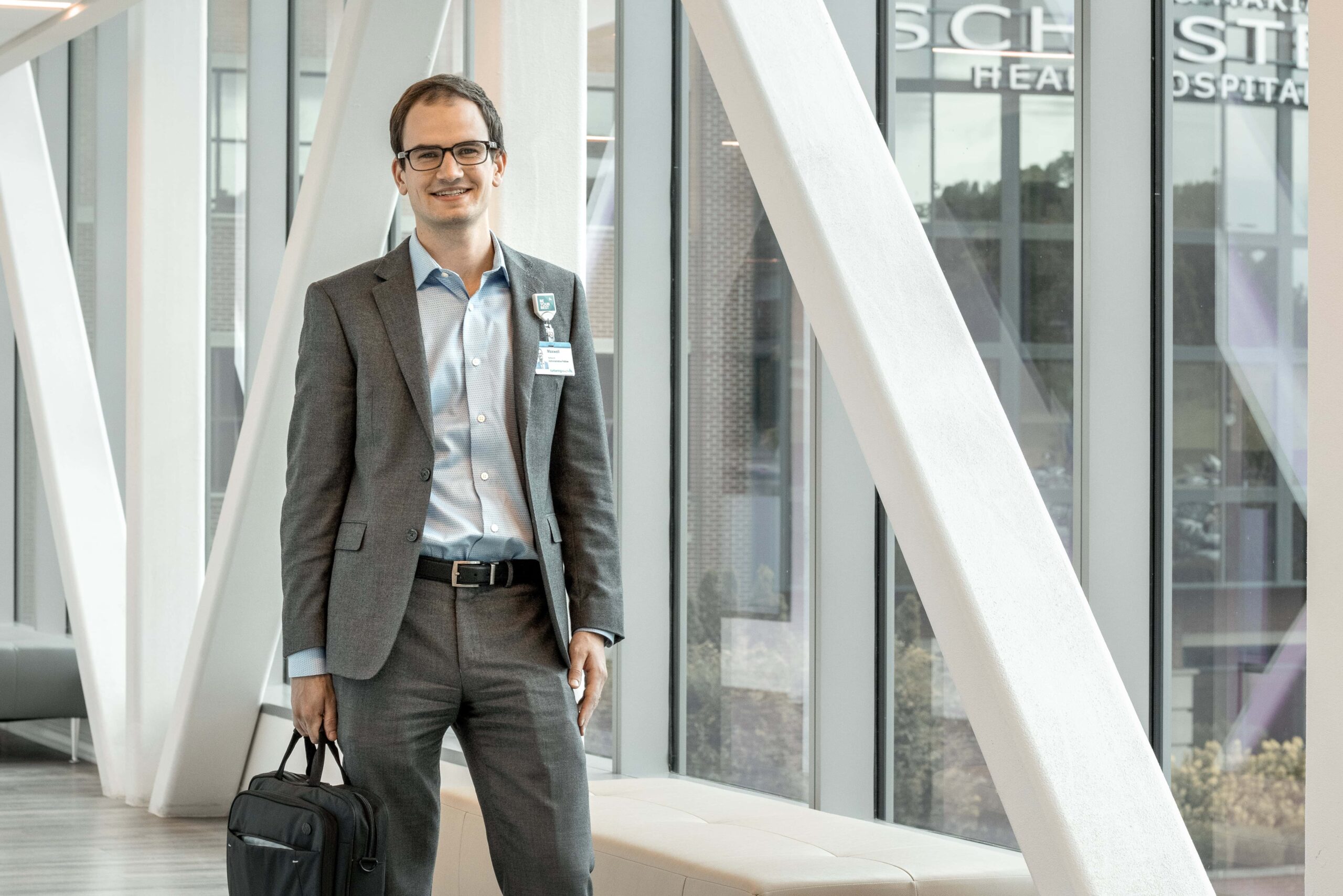 Singular photo of busines extern fellow