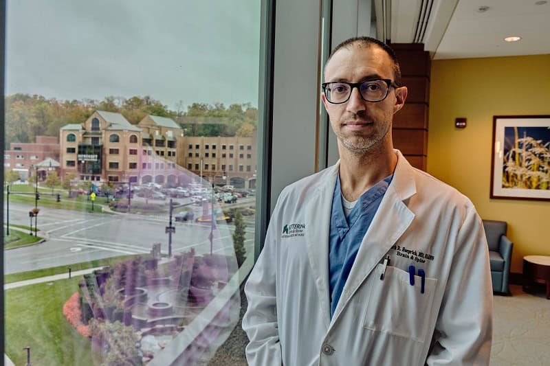 Dr. Hoeprich in Cancer Center