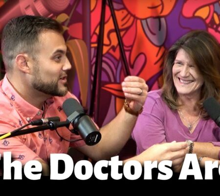 Dr. Lichter talking with Reilman about general surgery