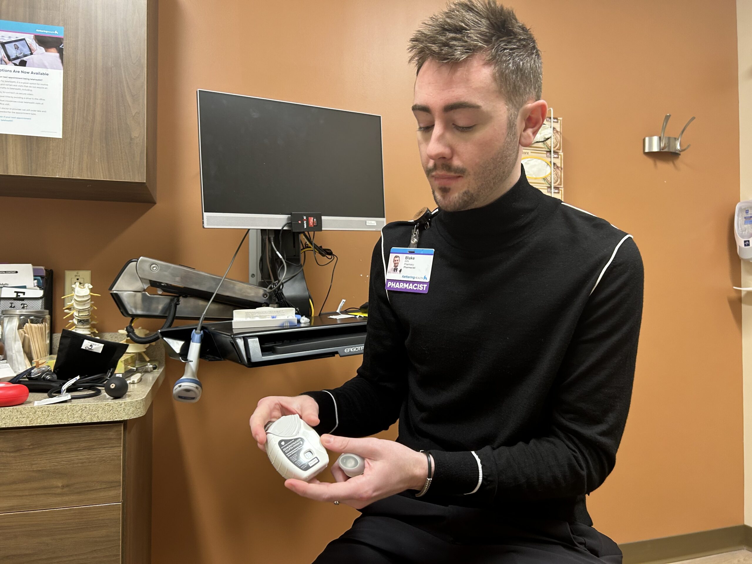 Pharmacist talking about medication